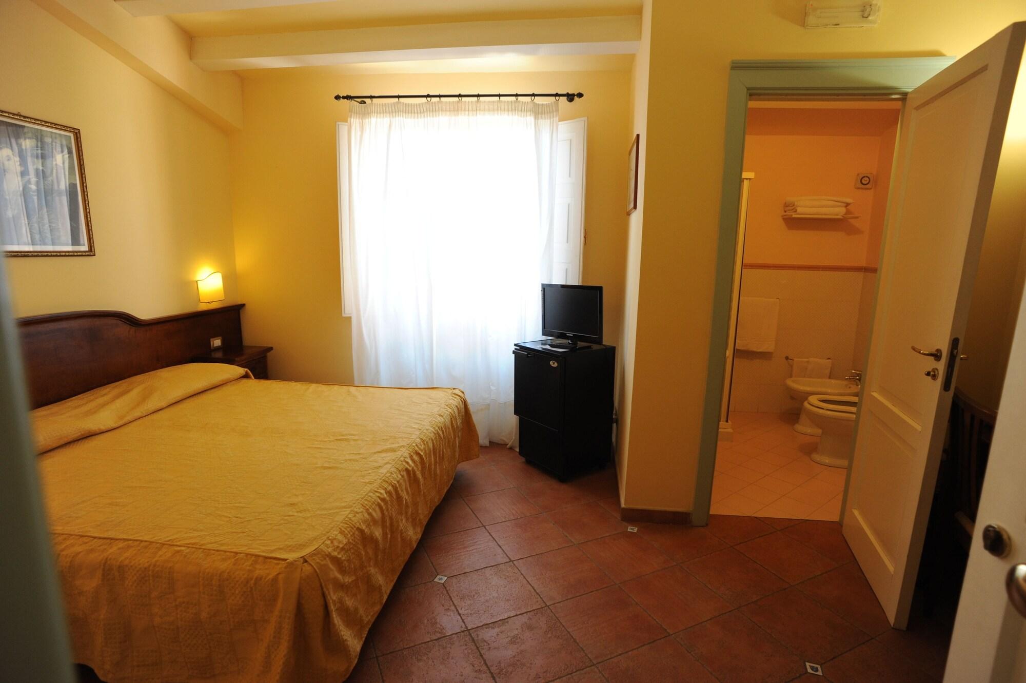 Hotel Mediterraneo Syracuse Extérieur photo