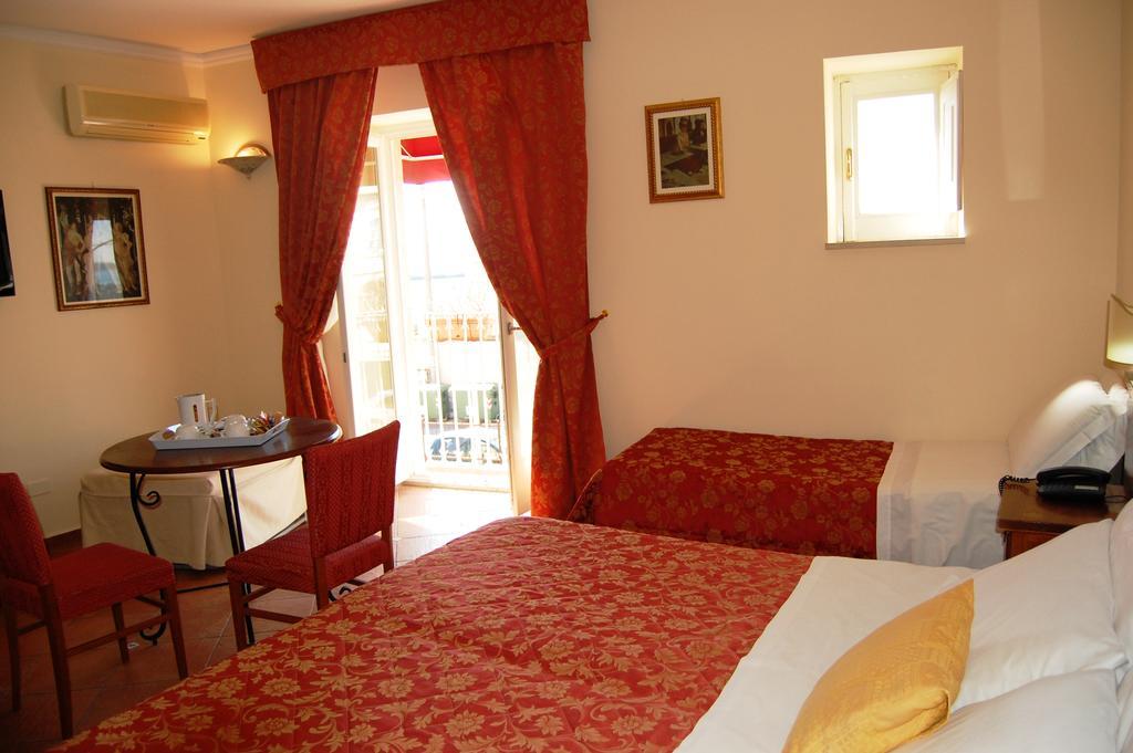 Hotel Mediterraneo Syracuse Extérieur photo